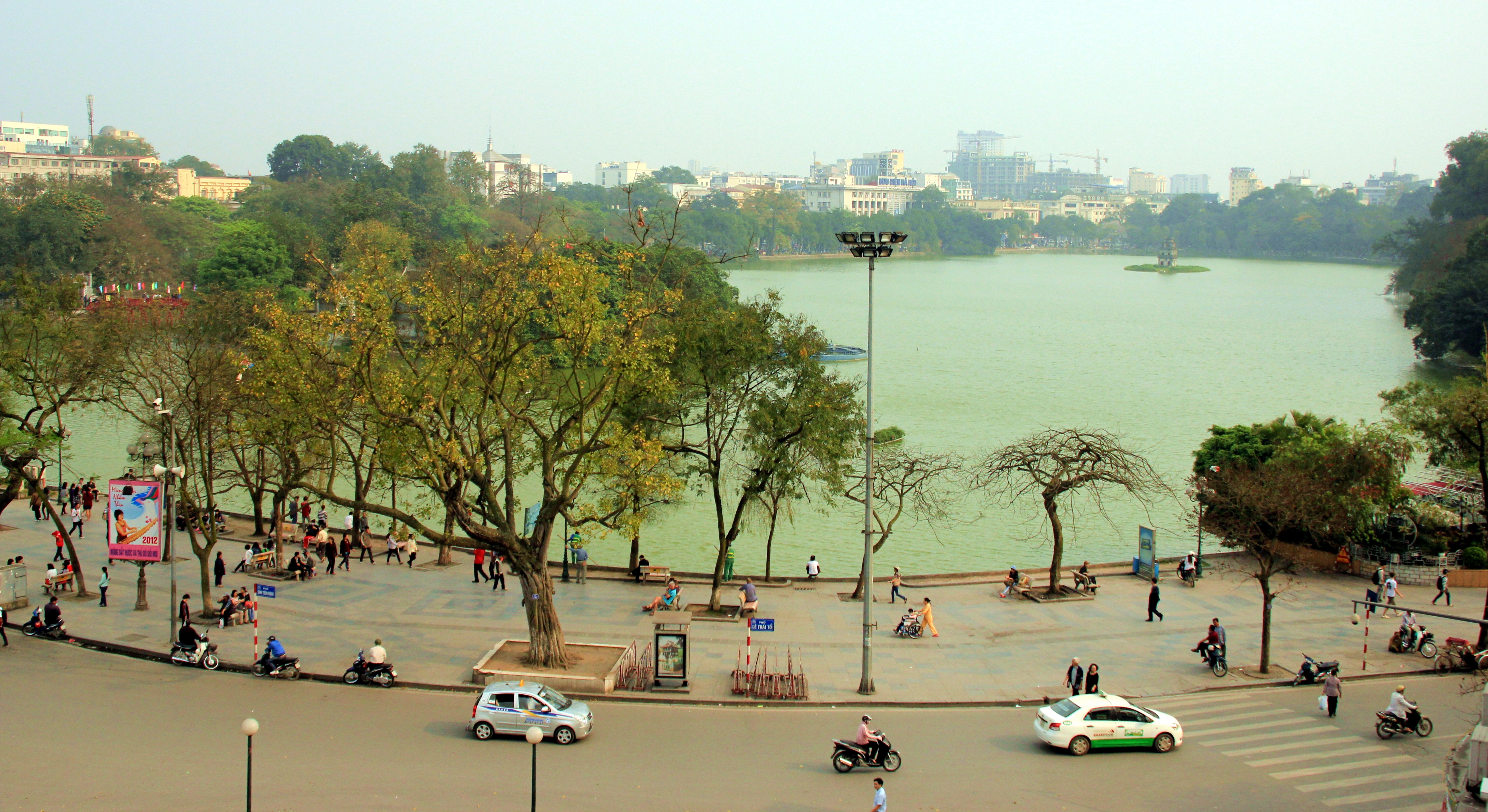 vietnam hanoi lac hoan kiem